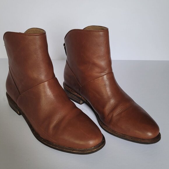UGG Shoes - UGG Bruno Leather Ankle Booties With Back Zip. Size US 7/EU 38